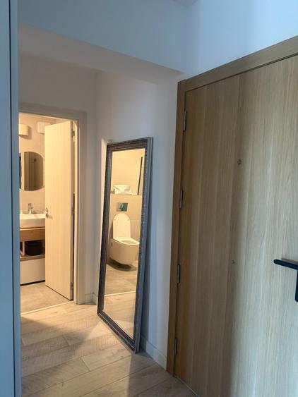 Apartament cu 2 camere semidecomandat în P-ta Presei Libere