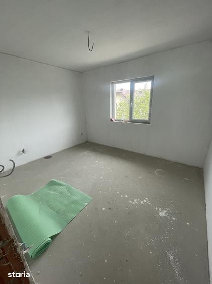 Casă cu 4 camere cu Teren 250 Mp în Clinceni