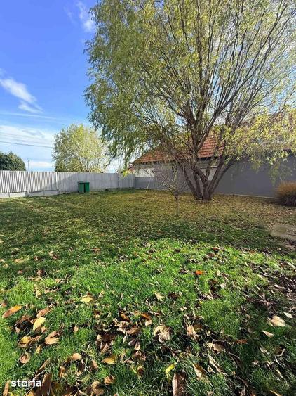 Casă cu 4 camere cu Teren 1200 Mp în Peciu Nou