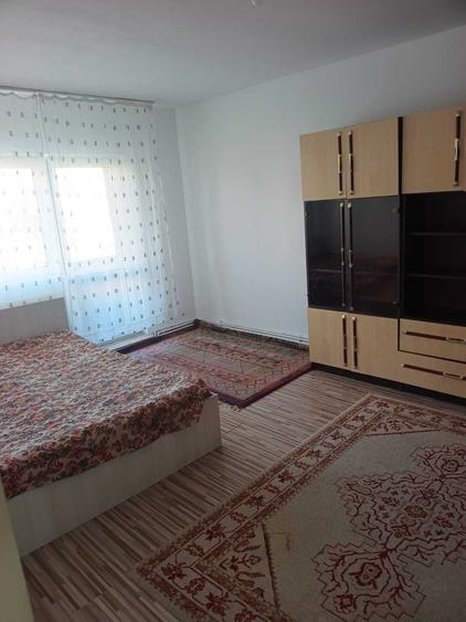 Apartament cu 3 camere în Șoimeni
