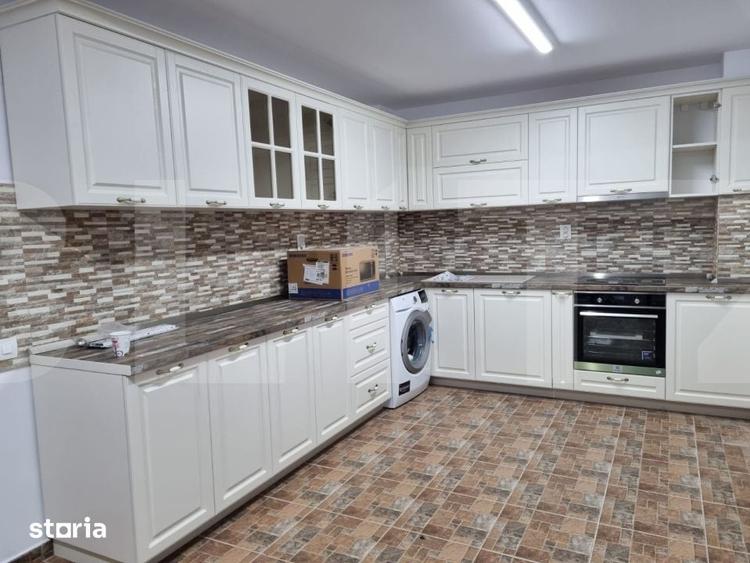 Casă cu 8 camere cu Teren 2252 Mp în Coșula