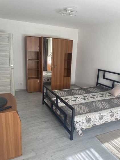Apartament cu 2 camere decomandat în Exterior Vest