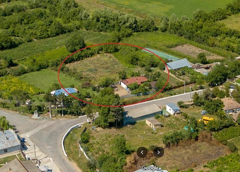 Casă cu 4 camere cu Teren 2800 Mp în Hamcearca