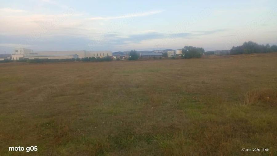 Teren de 6500 mp, în Central