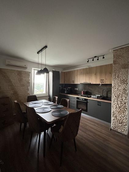 Apartament cu 3 camere decomandat în Exterior Vest