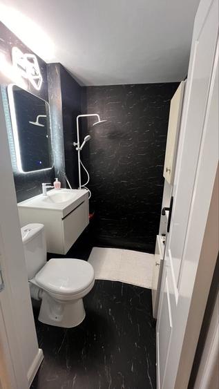 Apartament cu 3 camere decomandat în Rahova