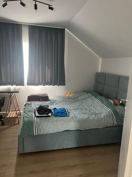 Casă individuală cu 6 camere cu Canalizare în Dumbrăvița