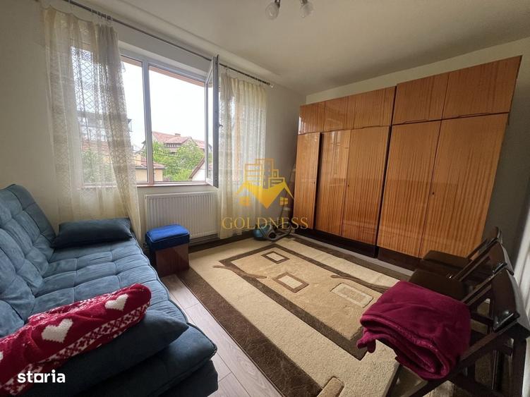 Apartament cu 3 camere semidecomandat în Horea