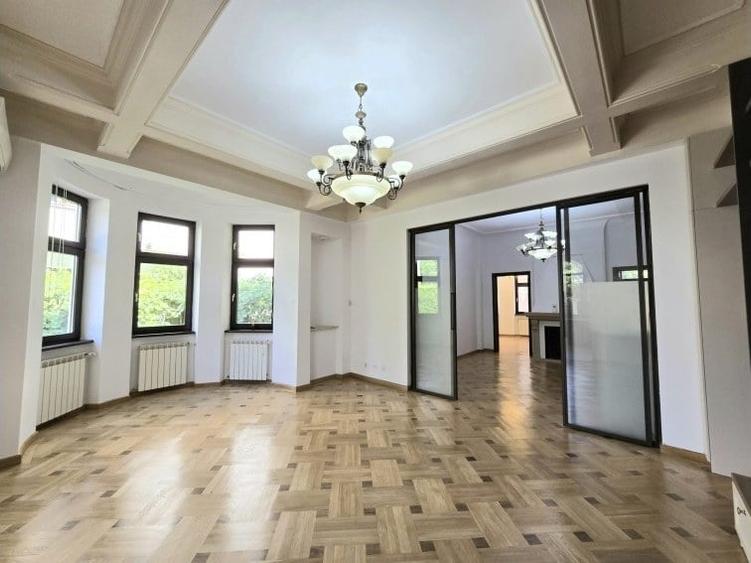 Apartament cu 5 camere în Dorobanți