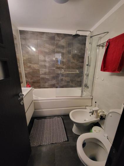 Apartament cu 3 camere decomandat în Dristor