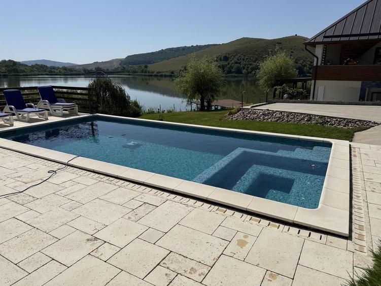Casă cu 4 camere cu Teren 2400 Mp în Geaca