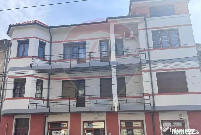 Apartament cu 2 camere semidecomandat în Ultracentral