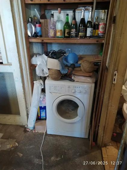 Apartament cu 3 camere semidecomandat în Onești