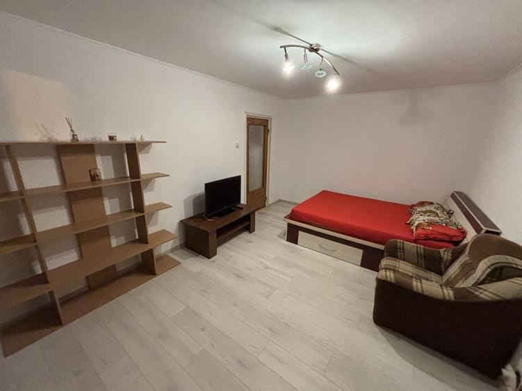 Garsonieră decomandată în Drumul Taberei
