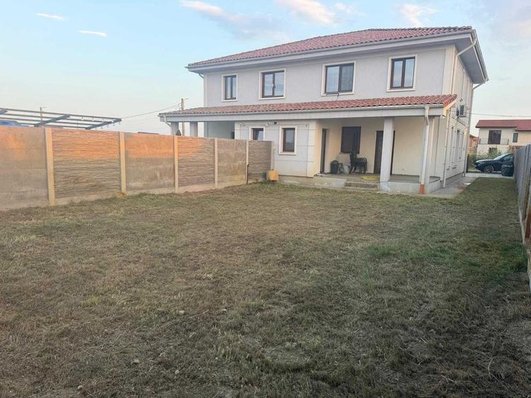 Casă cu 4 camere cu Teren 353 Mp în Moșnița Nouă