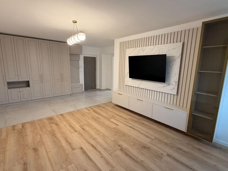 Apartament cu 2 camere semidecomandat în Sud