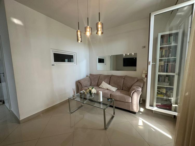 Apartament cu 2 camere semidecomandat în Chiajna