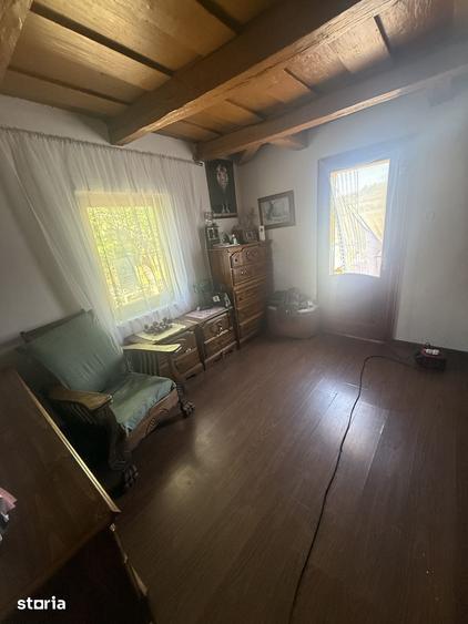 Casă cu 3 camere cu Teren 6000 Mp în Târnova