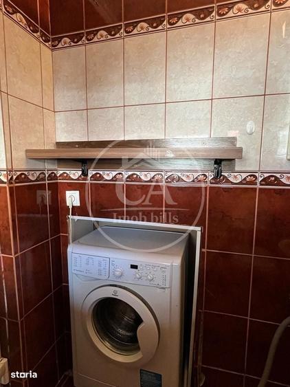Casă cu 4 camere decomandat în Central