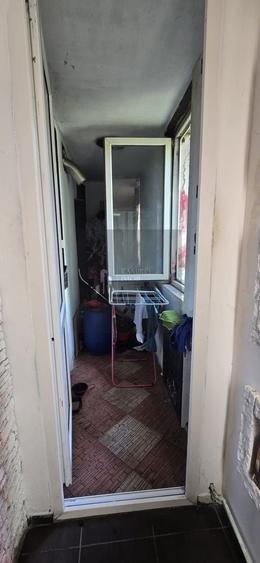 Apartament cu 2 camere decomandat, mobilat în Brâncoveanu