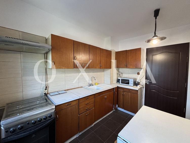 Apartament cu 2 camere semidecomandat, mobilat în Soarelui