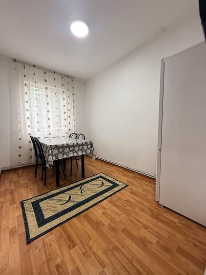 Apartament cu 3 camere decomandat în Olari