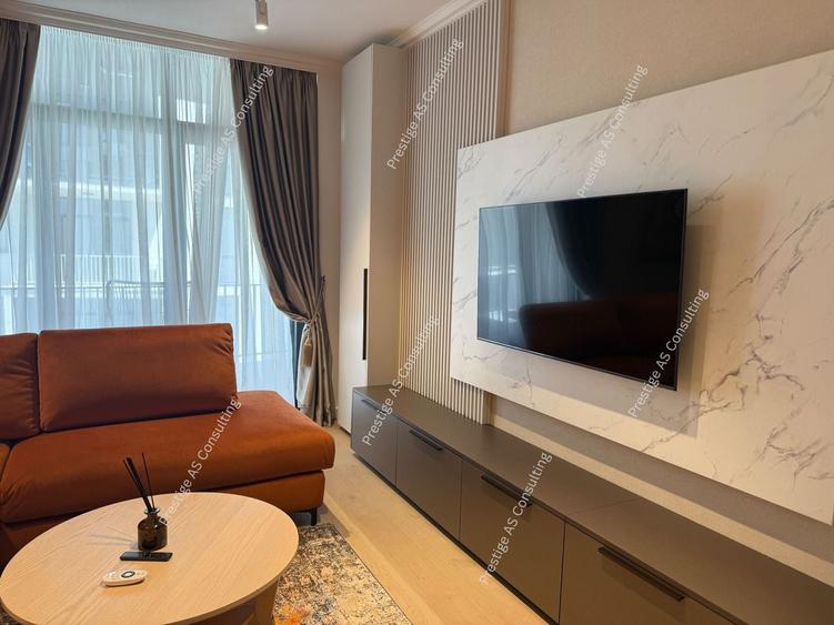 Apartament cu 3 camere semidecomandat, mobilat în Take Ionescu