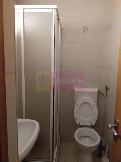 Apartament cu 4 camere decomandat în P-ța Muncii