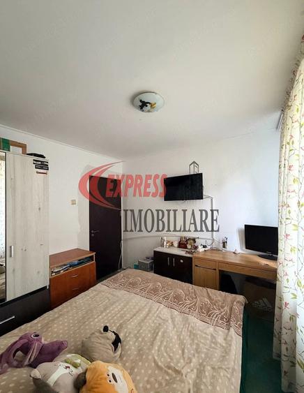 Apartament cu 3 camere semidecomandat în Titan