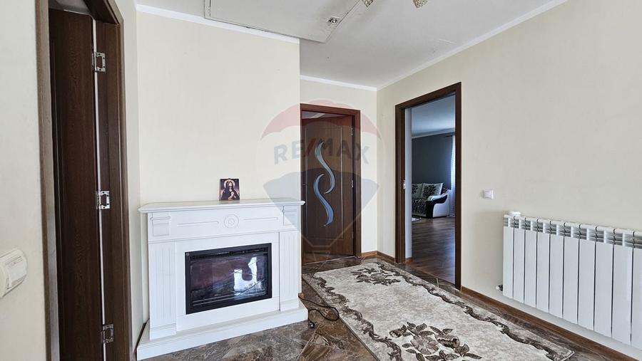 Casă individuală cu 6 camere cu Teren 3600 Mp în Hănțești