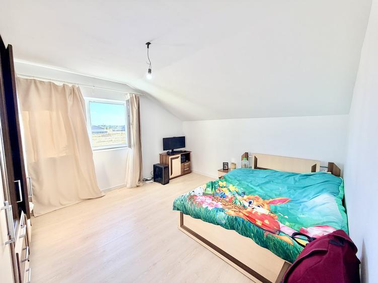 Duplex cu 3 camere cu Teren 300 Mp în Moșnița Veche