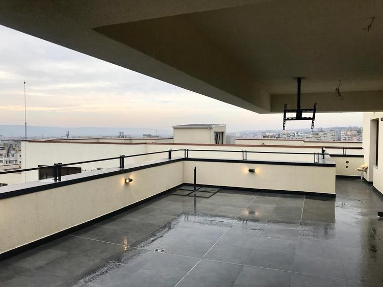 Apartament cu 3 camere decomandat în Păcurari