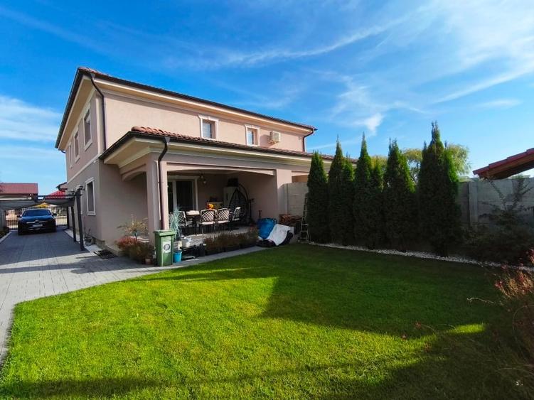 Duplex cu 4 camere cu Canalizare în Giroc