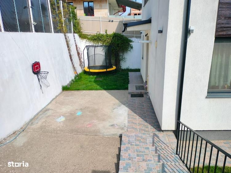 Casă cu 4 camere în Ruginoasa