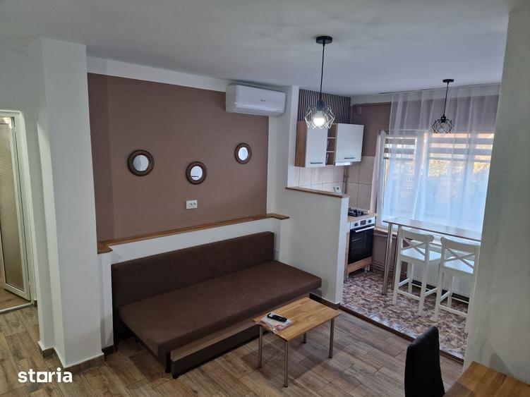 Apartament cu 2 camere decomandat, mobilat în Aradului