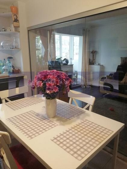 Apartament cu 3 camere semidecomandat în Dristor