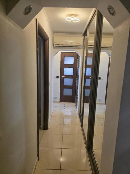 Apartament cu 3 camere decomandat în Titulescu