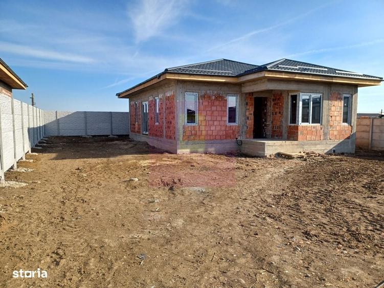 Casă cu 4 camere în Dragomirești-Vale