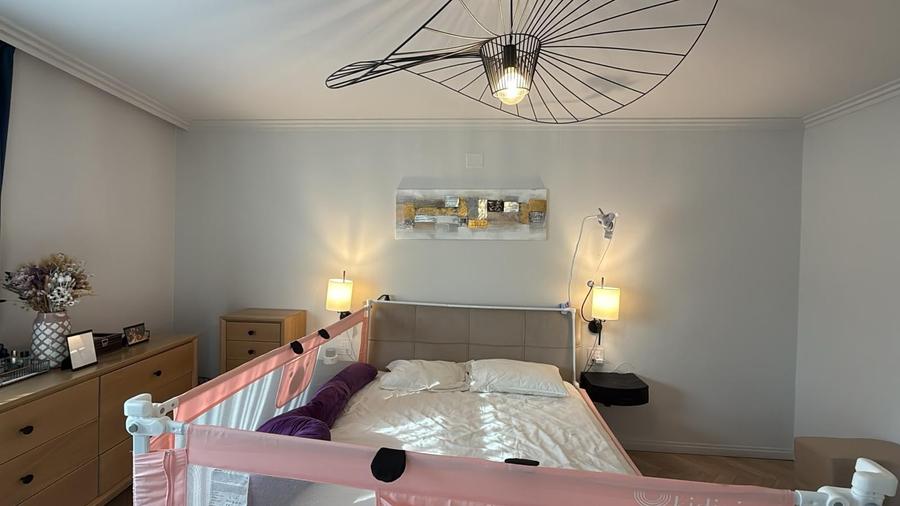 Apartament cu 4 camere semidecomandat în Cotroceni