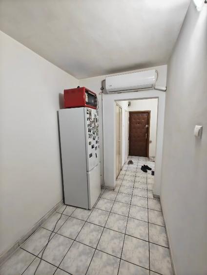 Apartament cu 3 camere decomandat, mobilat în Pantelimon