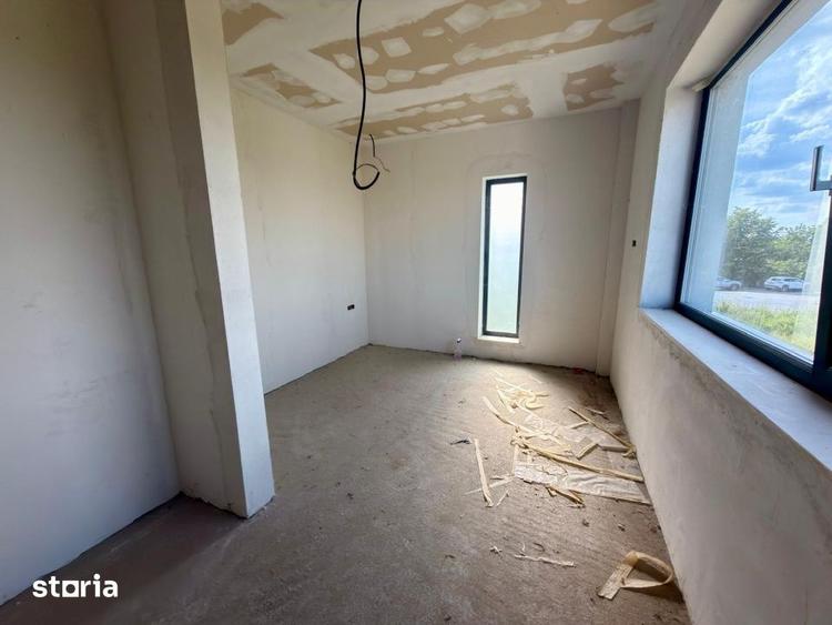 Casă cu 4 camere cu Teren 380 Mp în Cârcea