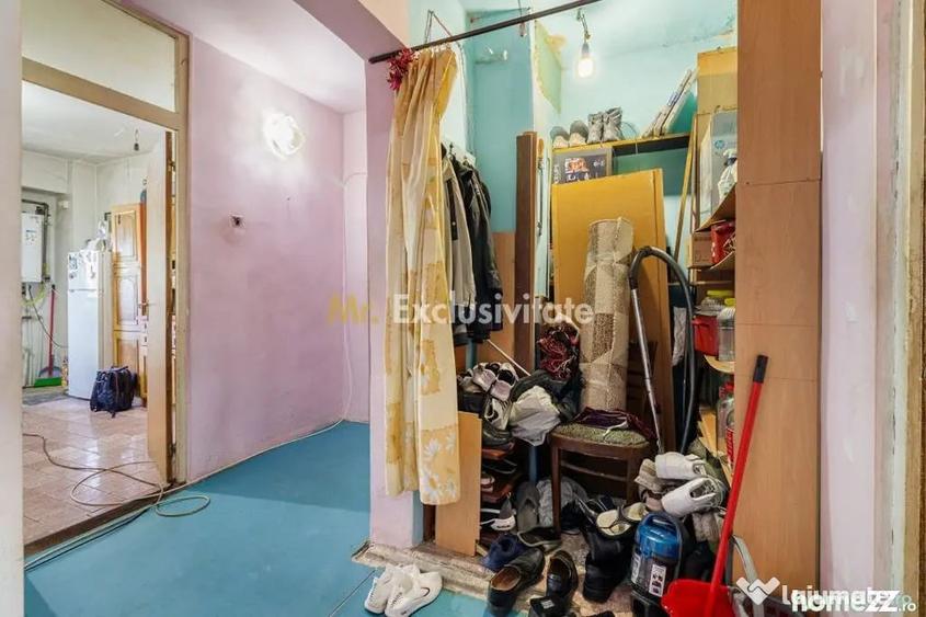 Apartament cu 3 camere decomandat în Sebastian