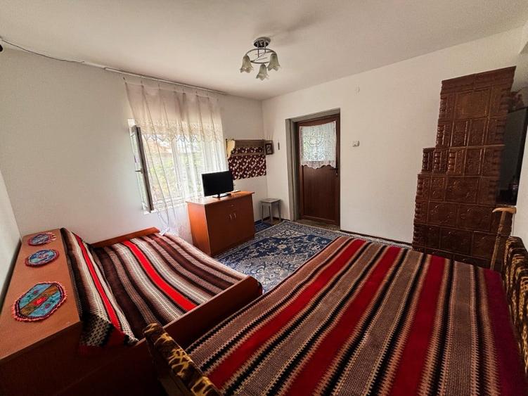 Casă cu 6 camere cu Teren 1247 Mp în Clănița