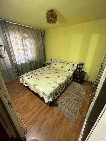 Apartament cu 3 camere decomandat în 5 Călărasi