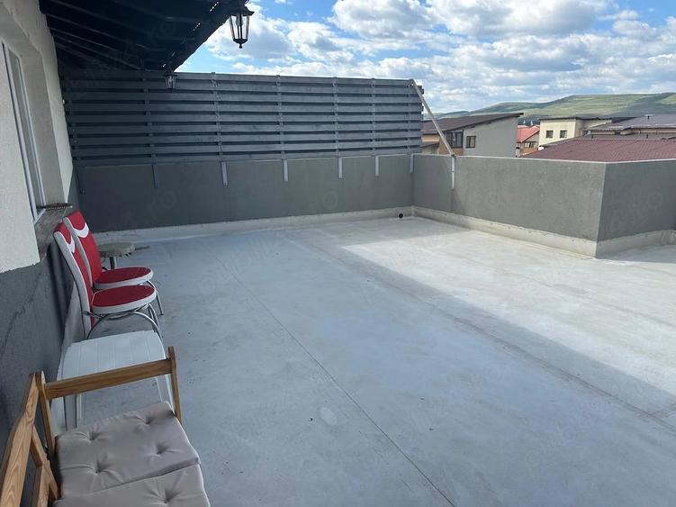 Apartament cu 2 camere decomandat în Florești