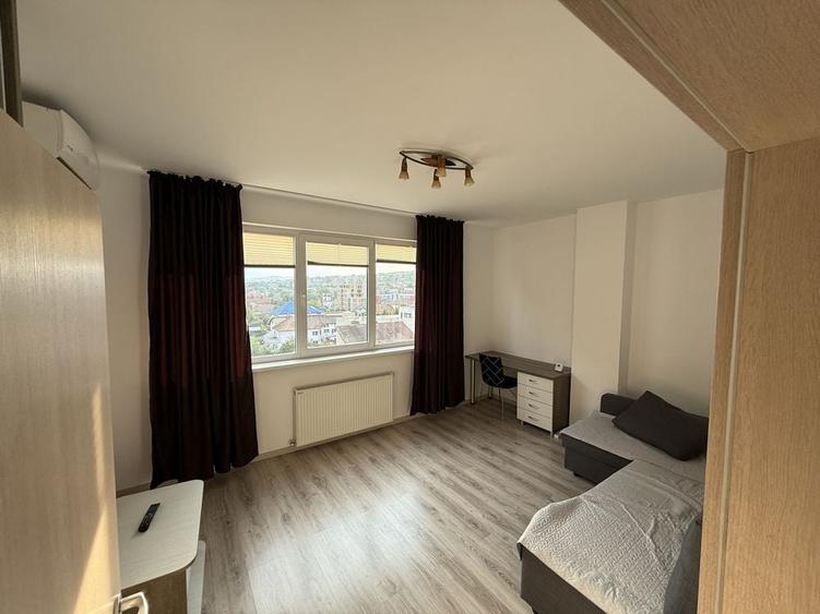 Garsonieră decomandată în Central