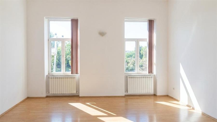 Apartament cu 2 camere semidecomandat în Ultracentral