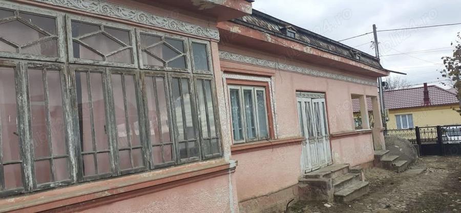 Teren de 762 mp, în Străoane