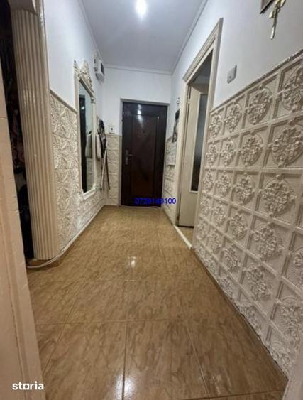 Apartament cu 3 camere decomandat în Calarași 4