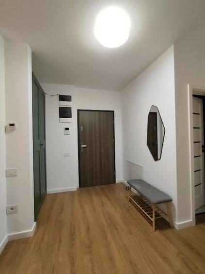 Apartament cu 2 camere semidecomandat, mobilat în Torontalului